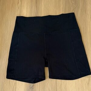 Vuori Studio Pocket shorts